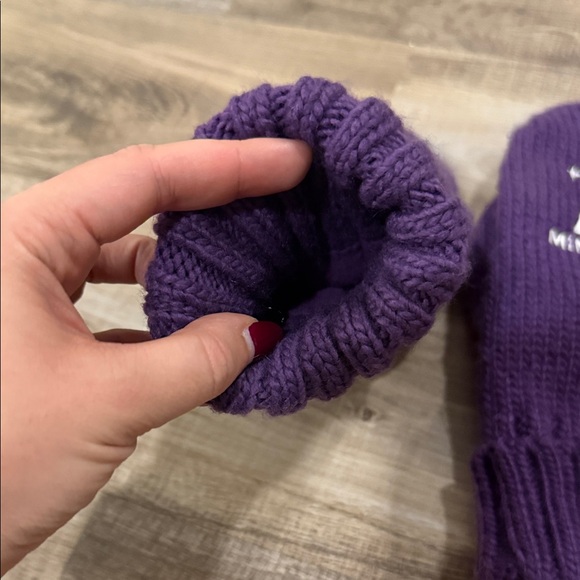 Lightly worn Purple Minnesota Knit Mittens - Picture 5 of 11